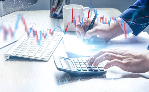 在邑泊套期保值管理軟件中，個性化策略的定義與管理是軟件功能的重要組成部分。