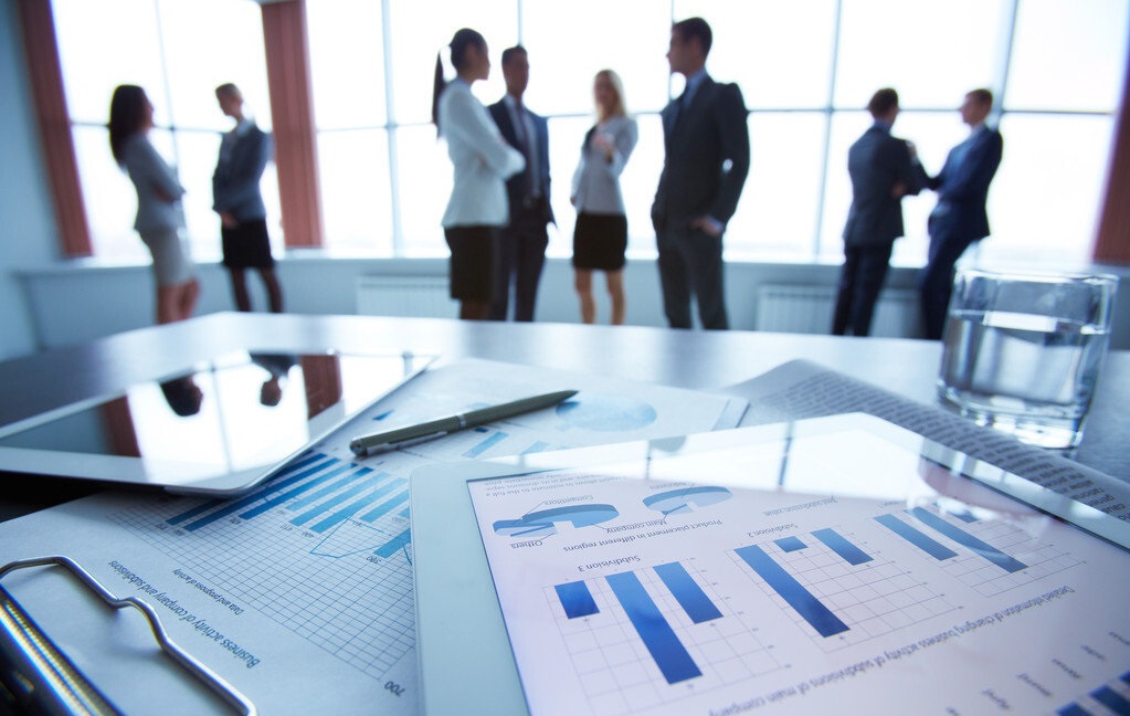 邑泊數(shù)字化智能化項(xiàng)目管理軟件系統(tǒng)是一款基于互聯(lián)網(wǎng)的應(yīng)用程序，旨在協(xié)助企業(yè)或組織有效規(guī)劃、實(shí)施和管理項(xiàng)目。